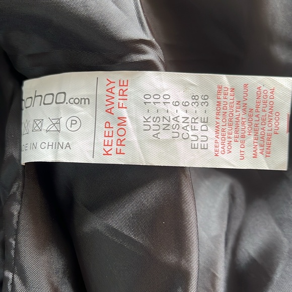 boohoo Patch Letter Oversized Varsity Jacket - Black - Women’s Size 10 - Picture 11 of 12